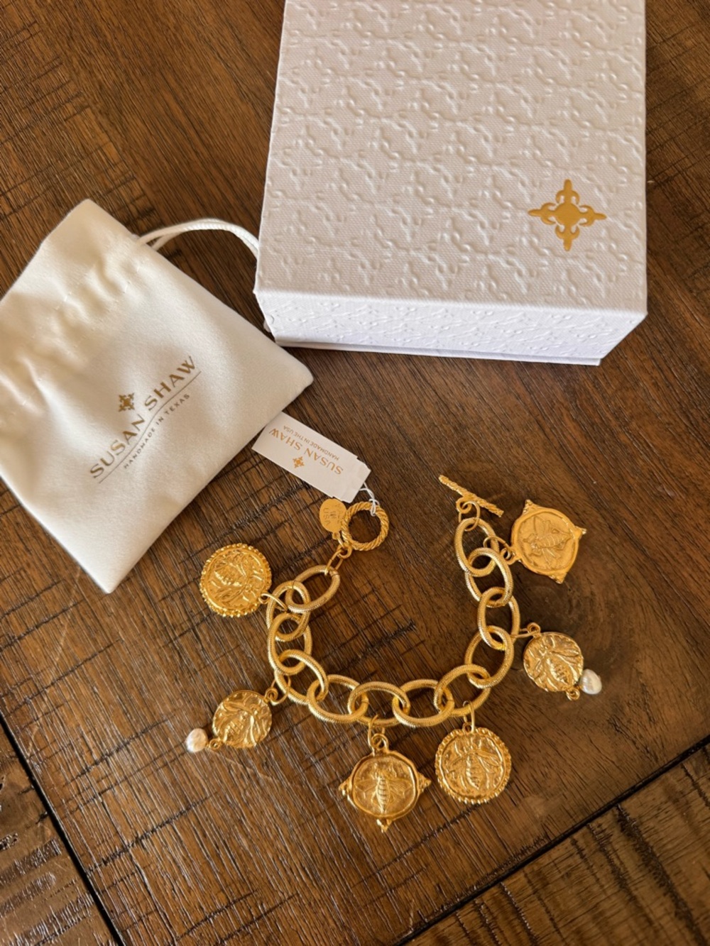 Susan Shaw Bee Intaglio Charm Bracelet - Gold - Picture 3 of 3